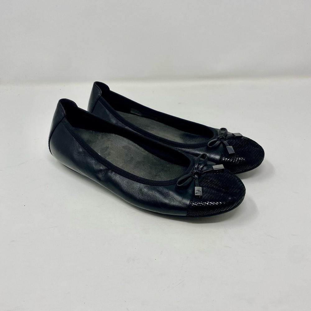 Vionic Black Minna Ballet Flats